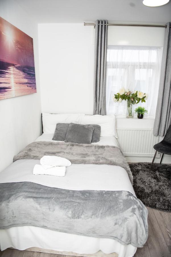 Small But Cozy Studio, Great Tube Connection ลอนดอน ภายนอก รูปภาพ