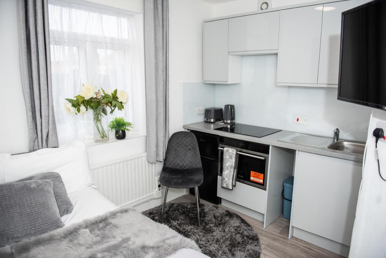 Small But Cozy Studio, Great Tube Connection ลอนดอน ภายนอก รูปภาพ