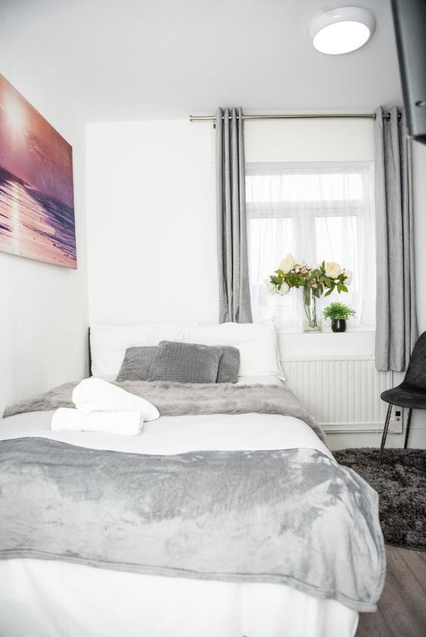 Small But Cozy Studio, Great Tube Connection ลอนดอน ภายนอก รูปภาพ