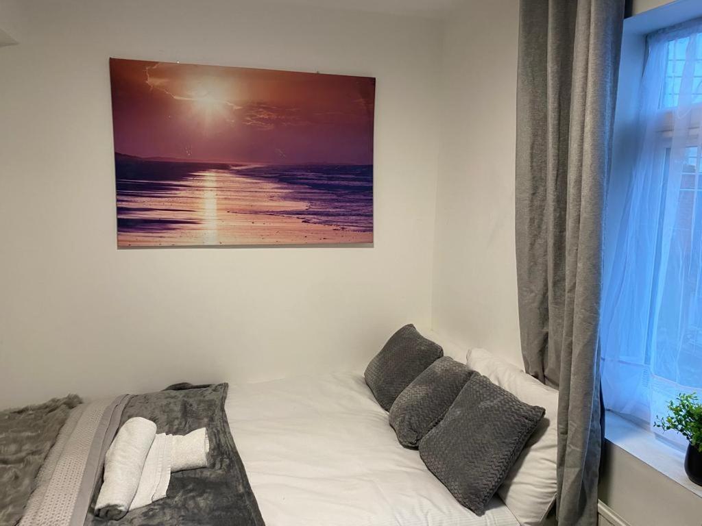 Small But Cozy Studio, Great Tube Connection ลอนดอน ภายนอก รูปภาพ