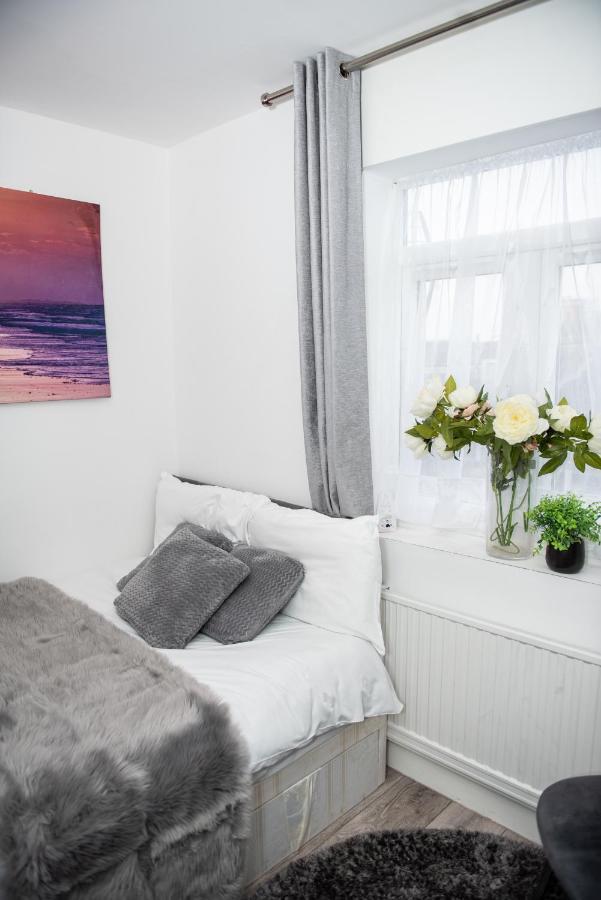 Small But Cozy Studio, Great Tube Connection ลอนดอน ภายนอก รูปภาพ